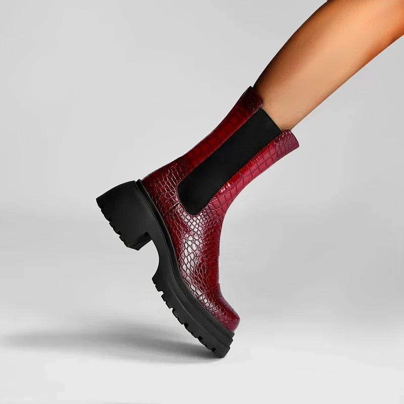 Ivy | Women's Pull-On Lug Sole Chelsea Boots