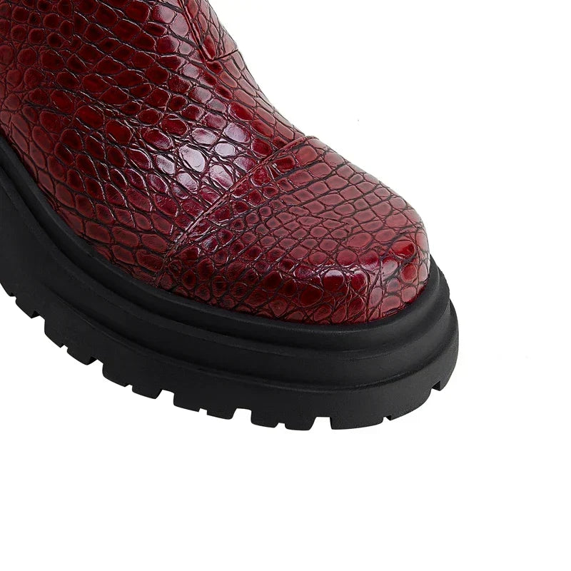 Ivy | Women's Pull-On Lug Sole Chelsea Boots