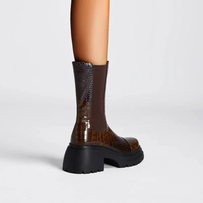 Ivy | Women's Pull-On Lug Sole Chelsea Boots