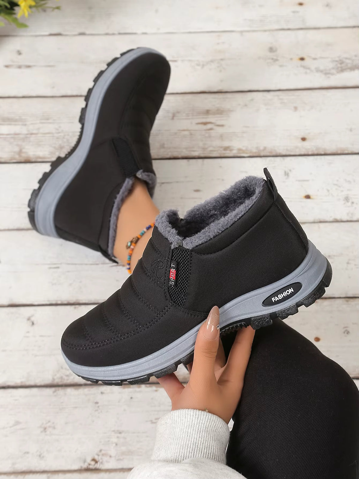 Willow | Women's Faux Fur Lined Slip-On Winter Sneakers